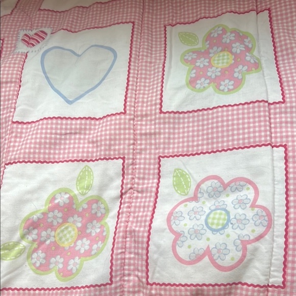 Pink and White Floral Heart Comforter - Picture 6 of 10